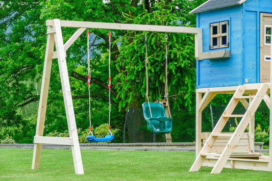 Huśtawka (konstrukcja do domku dla dzieci)