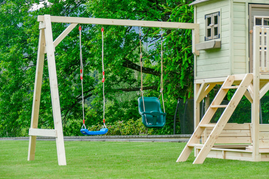 Huśtawka (konstrukcja do domku dla dzieci)