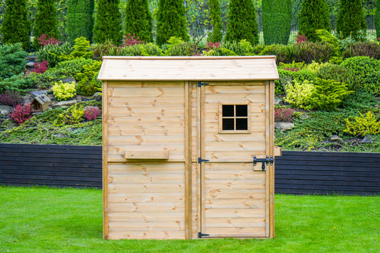 Drewniany domek narzędziowy