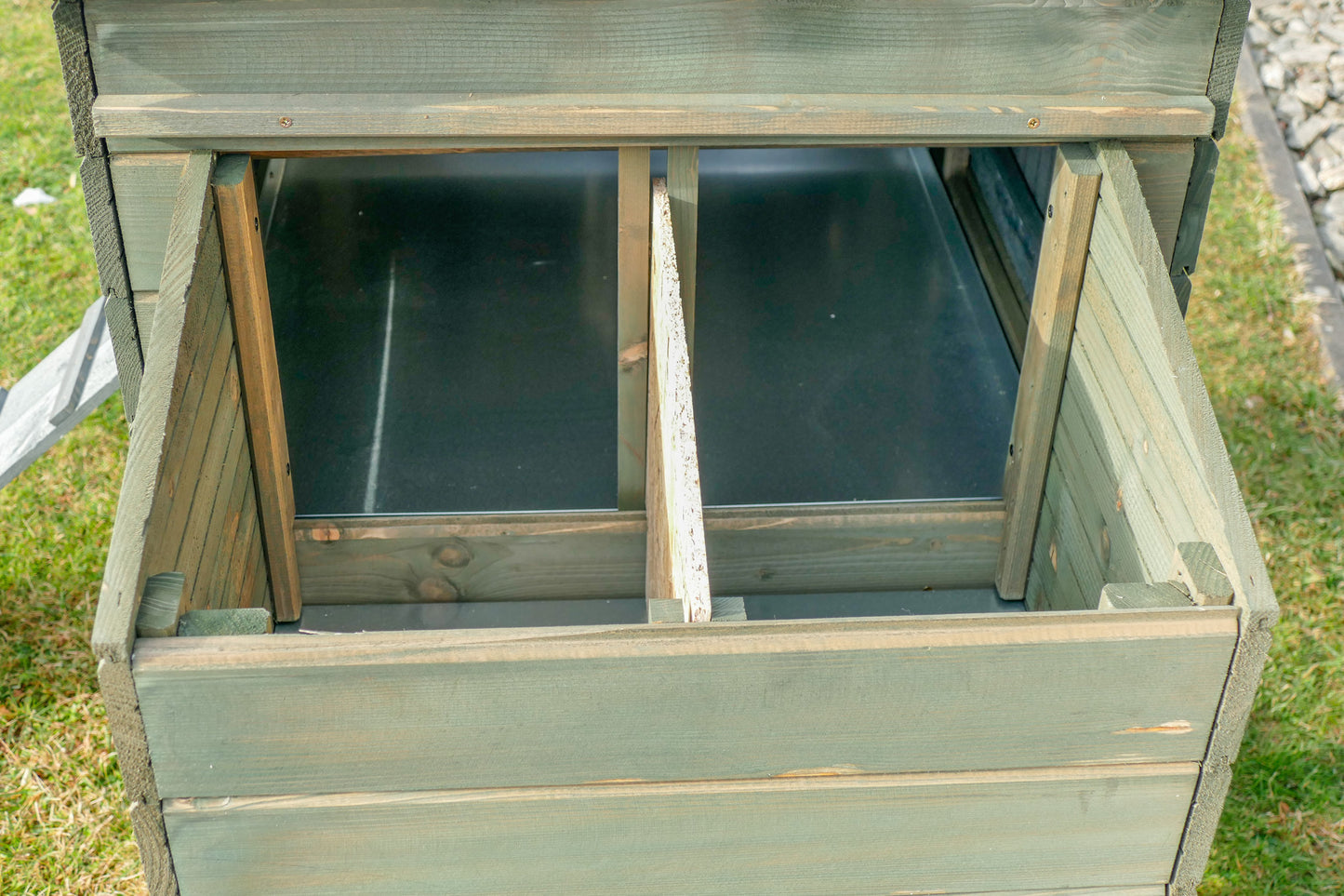 Kurnik CAMPINE - dach z blachy (kolekcja 2025 - zielony)