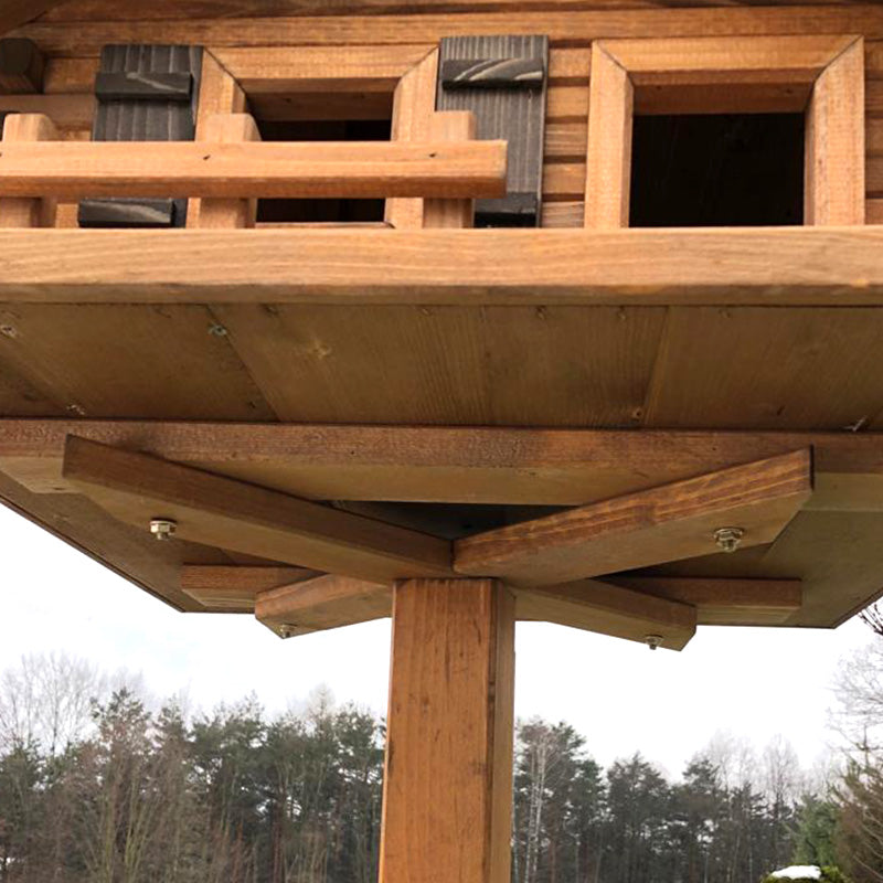 Karmnik Swiss House z nogą