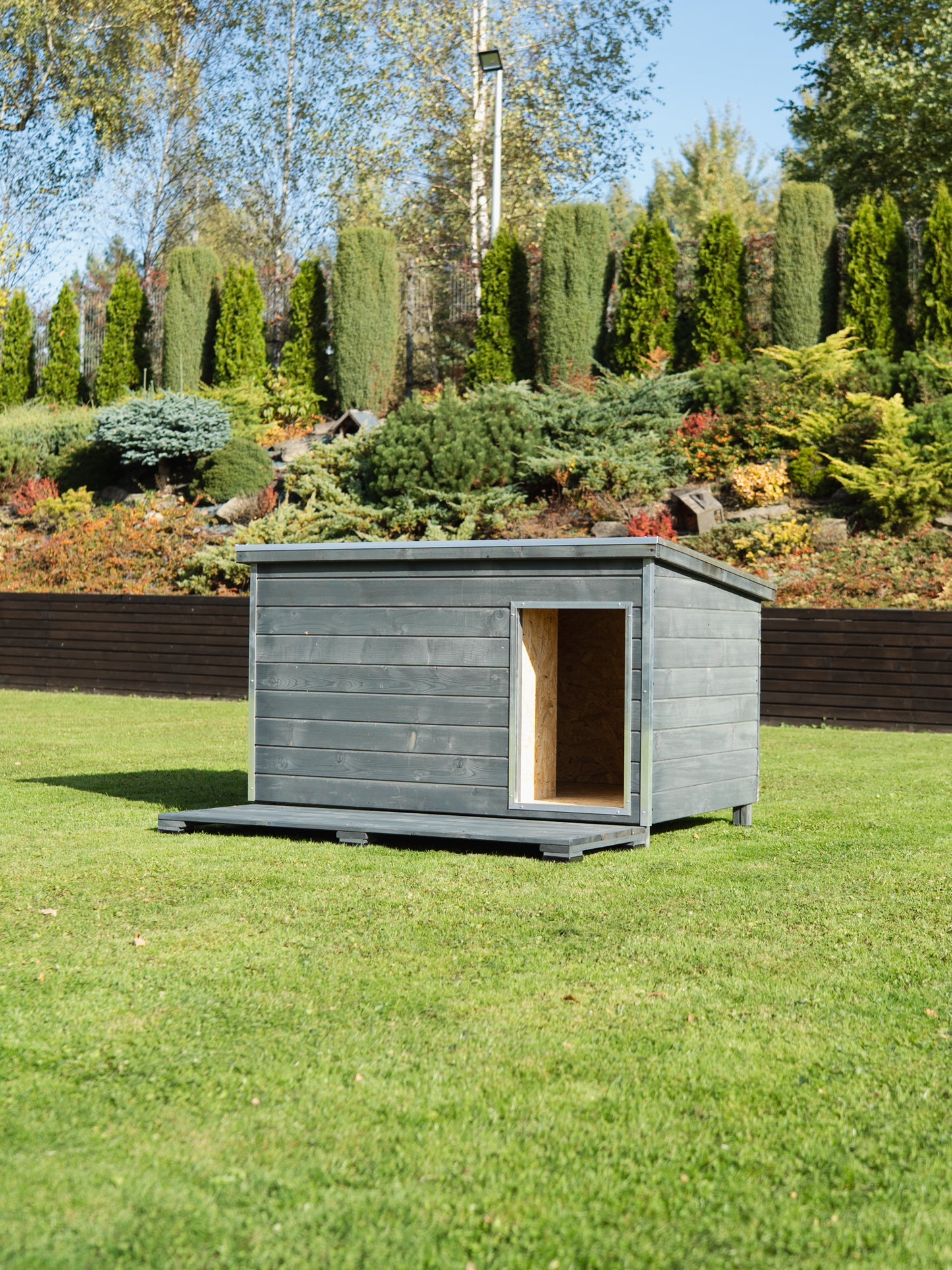 Buda dla psa ROCKY z tarasem - szara