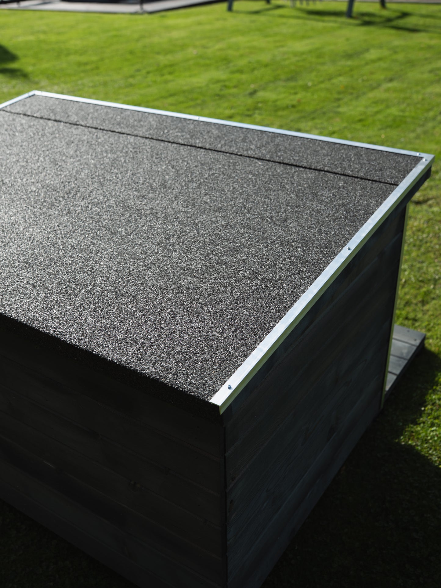 Buda dla psa ROCKY z tarasem - szara