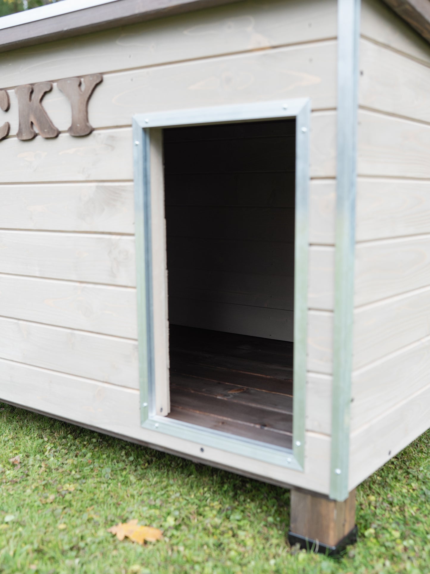 ROCKY - Buda dla Psa ocieplona premium