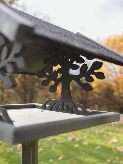 Karmnik Wooder z nogą