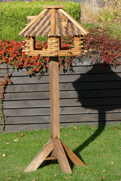 Karmnik Egis z nogą / Drewniana łuska